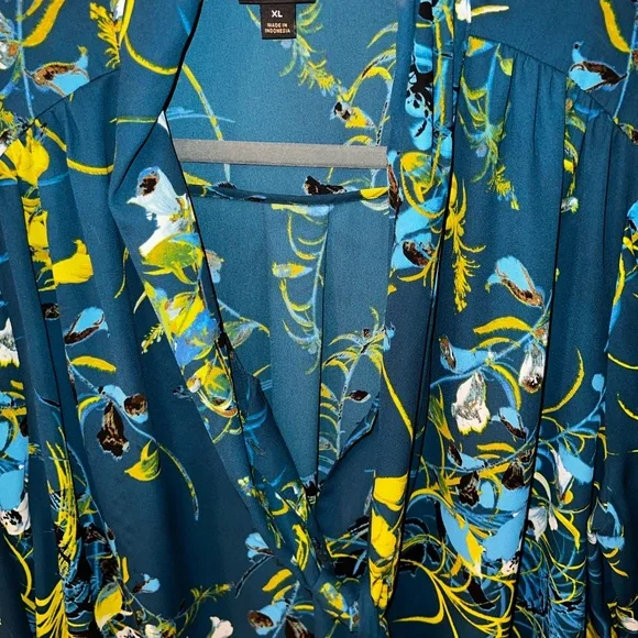 Worthington Blue and Yellow Floral Wrap Top - Picture 8 of 10